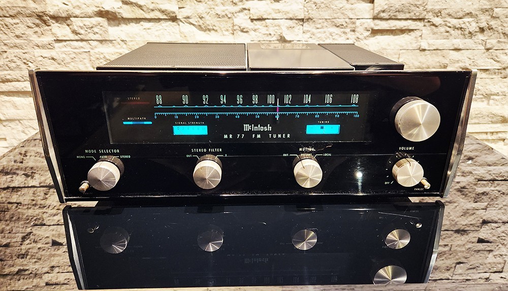 McIntosh MR-77 Precision Solid State FM Stereo Tuner