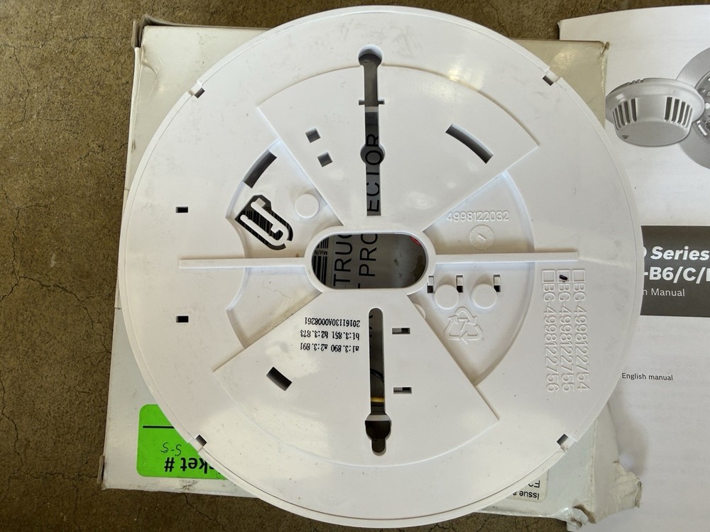 BOSCH SECURITY SYSTEMS F220-B6R Four-wire Mounting Base