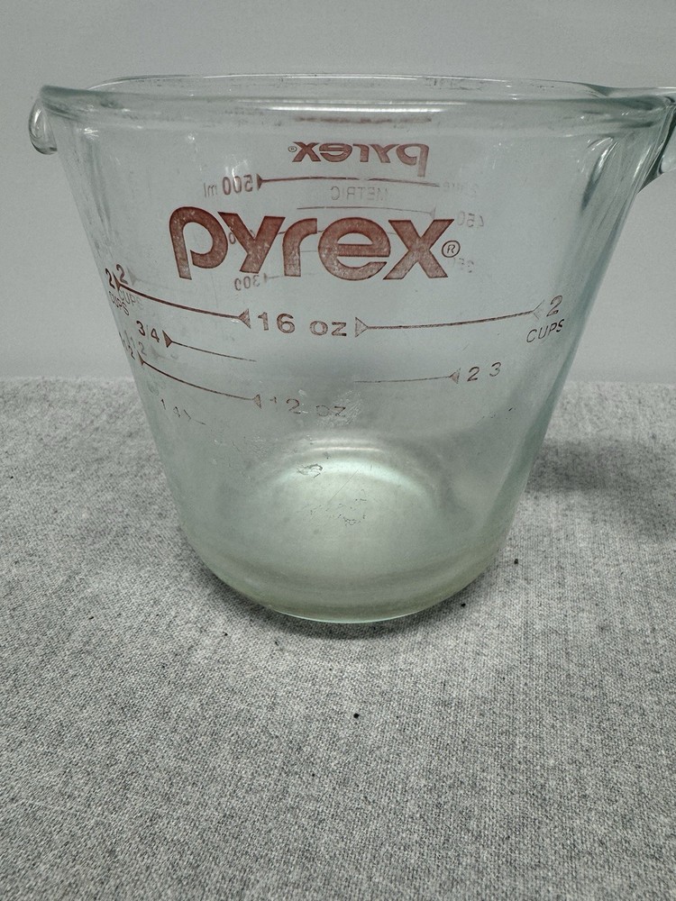Pyrex 2 Cup Measuring Cup *Print Missing On Bottom*