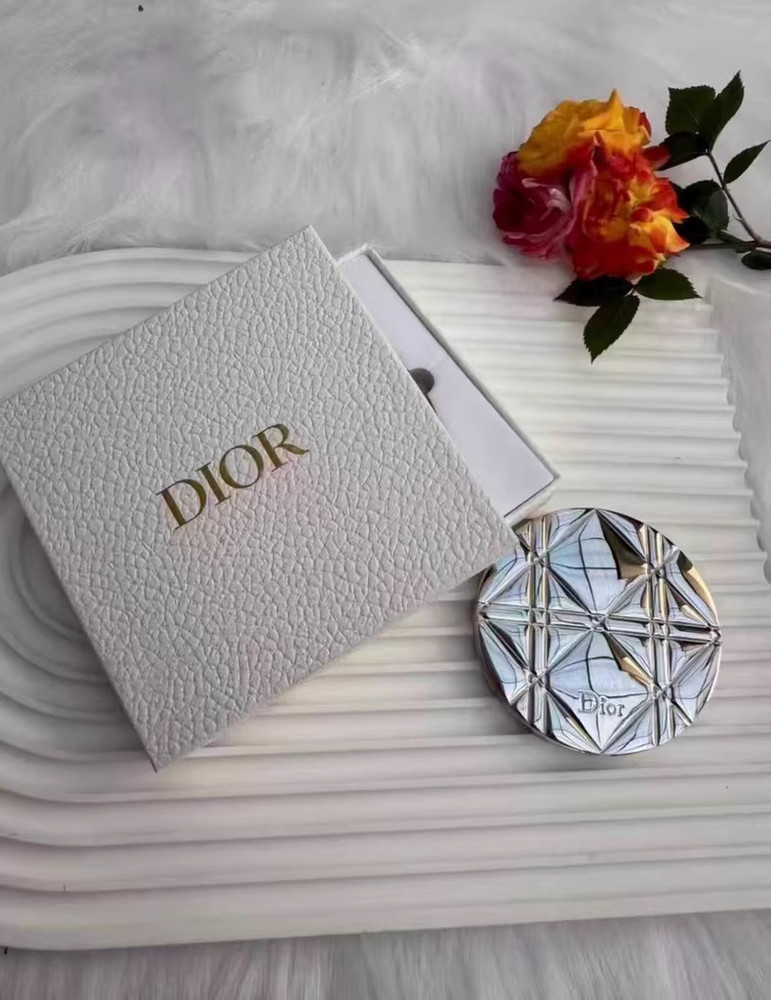 Dior round diamond pattern flip-top gold/silver portable everyday makeup mirror
