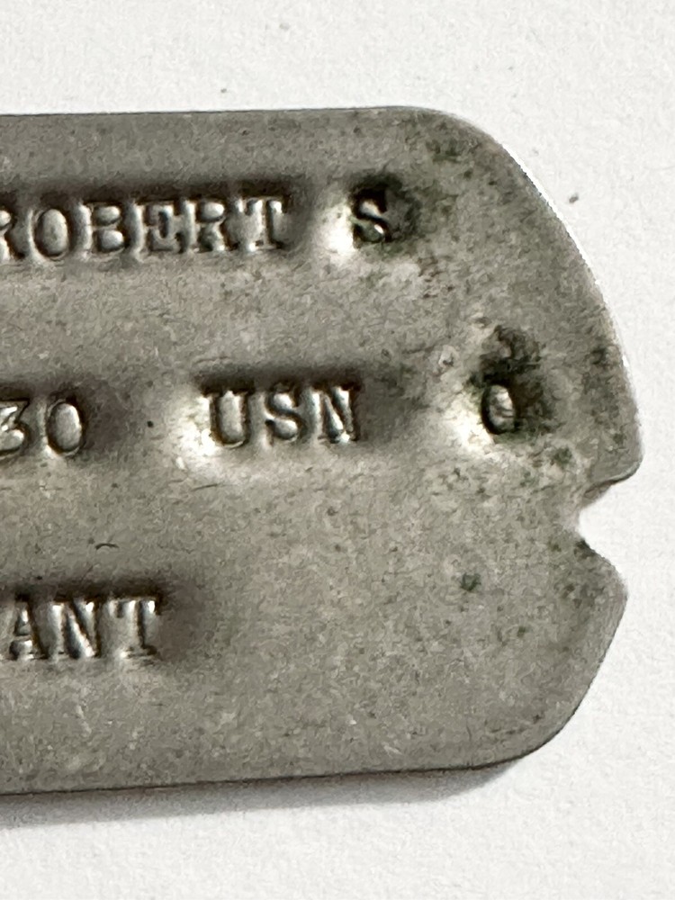 WWII USN DOG TAGS Tag w/chain Robert S. Carrow Protestant U.S. NAVY