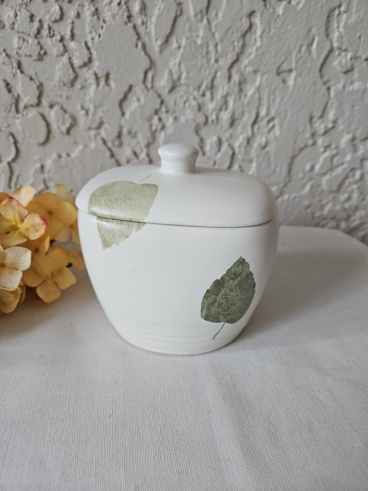 Ceramic Vanity Jar Lidded Flowers Leaves Dresser Bath Decor