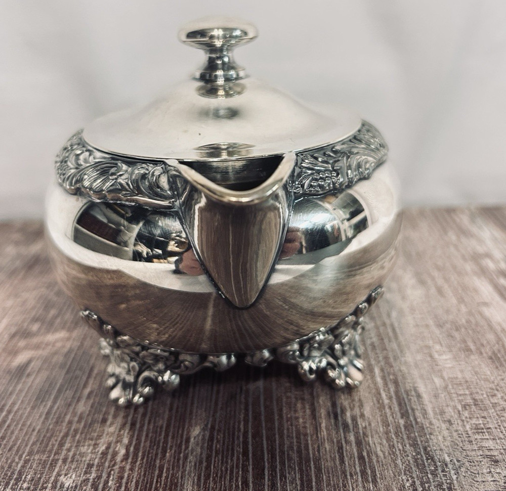 VTG Wilcox New Beverly Manor Silver Plate Creamer & Lid #1304 Polished Intricate