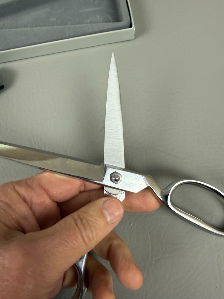 Gingher Germany Chrome Knife-Edge Dressmaker's 8" Shears Scissors & Sheath