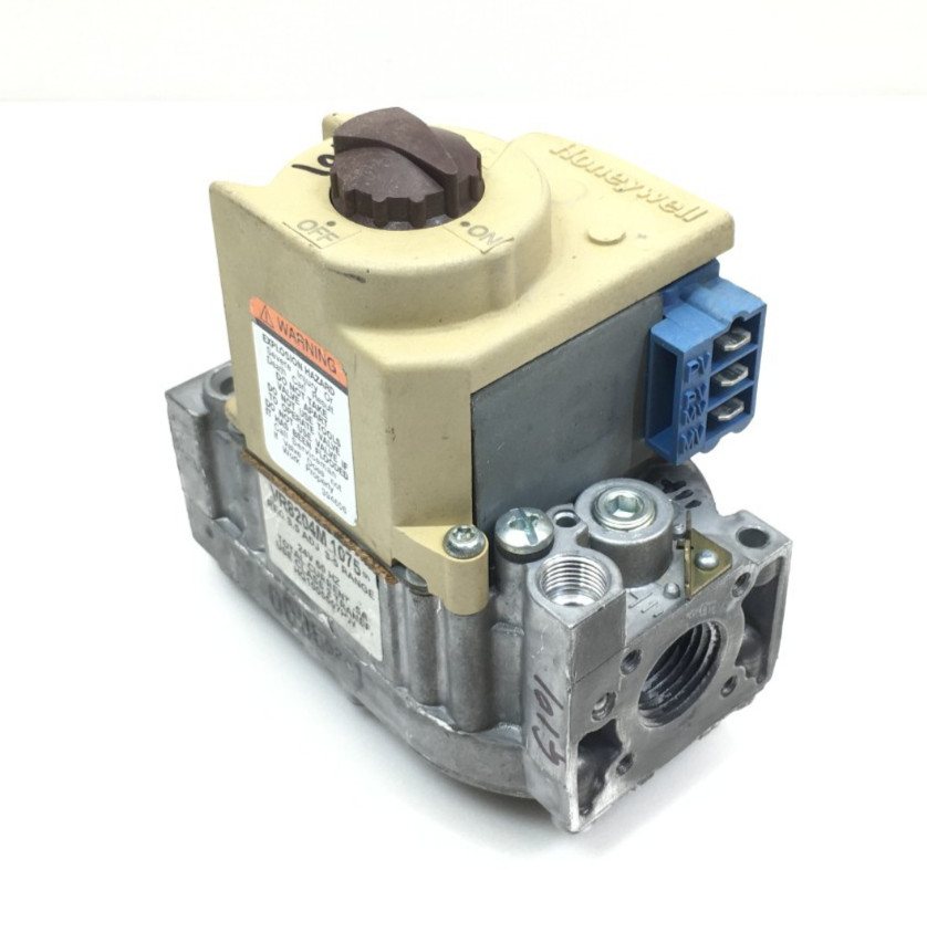 Honeywell VR8204M1075 HVAC Natural Gas Furnace Gas Valve in/out 1/2" used  #G101