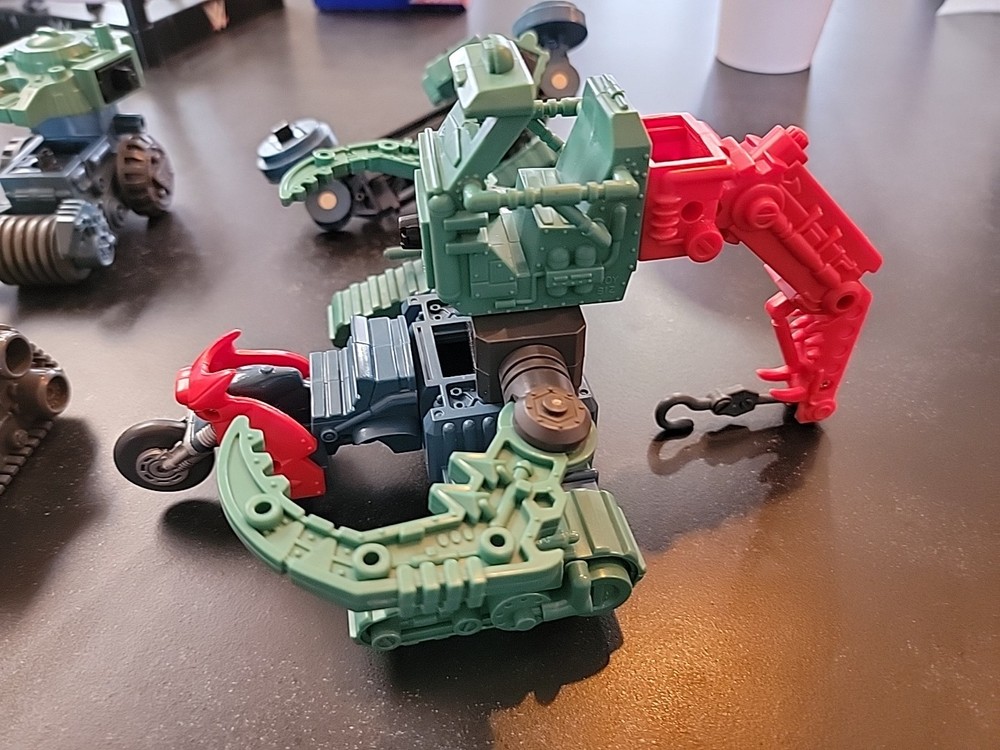 BATTLE BUILDERS TOY LOT