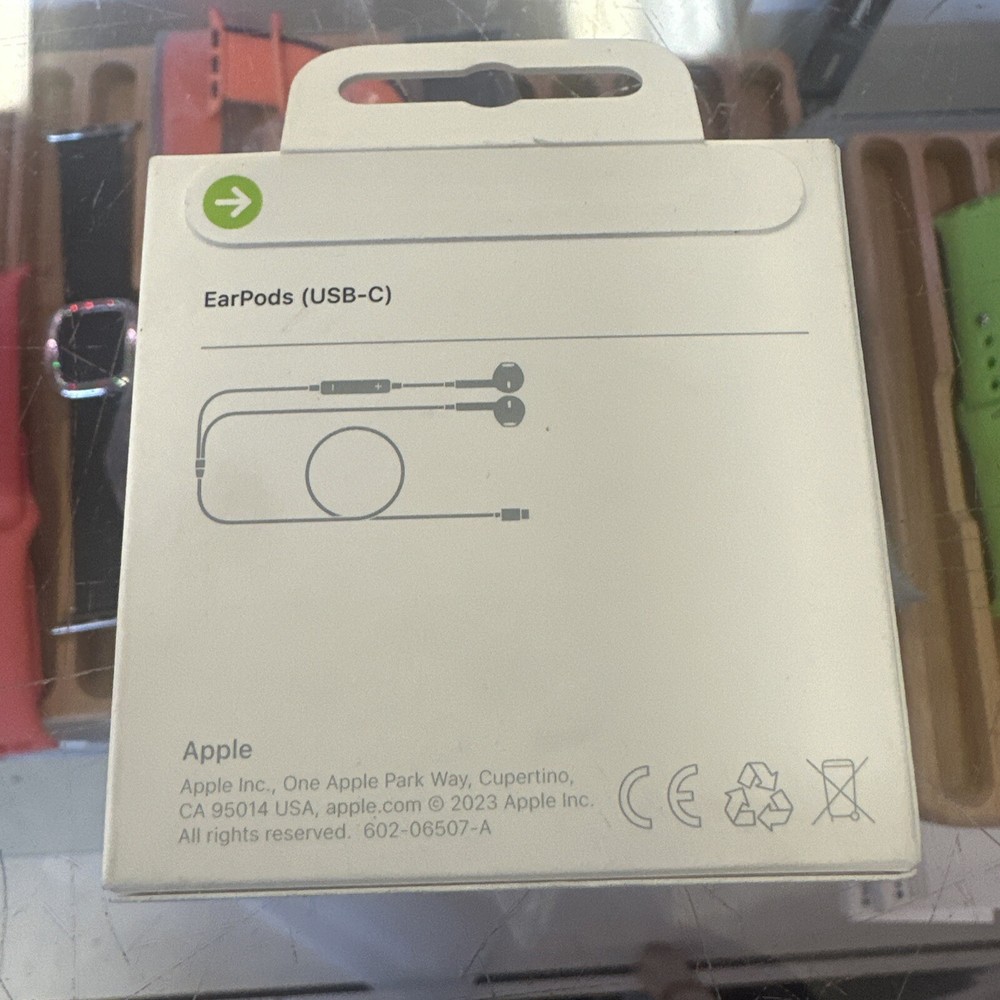 Genuine Apple EarPods (USB-C) White. Sealed in Box.