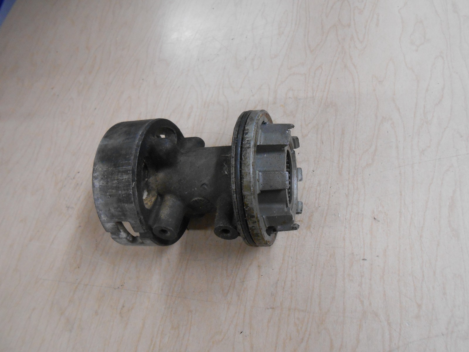 432276 Evinrude 1996 50hp Outboard bearing housing T176