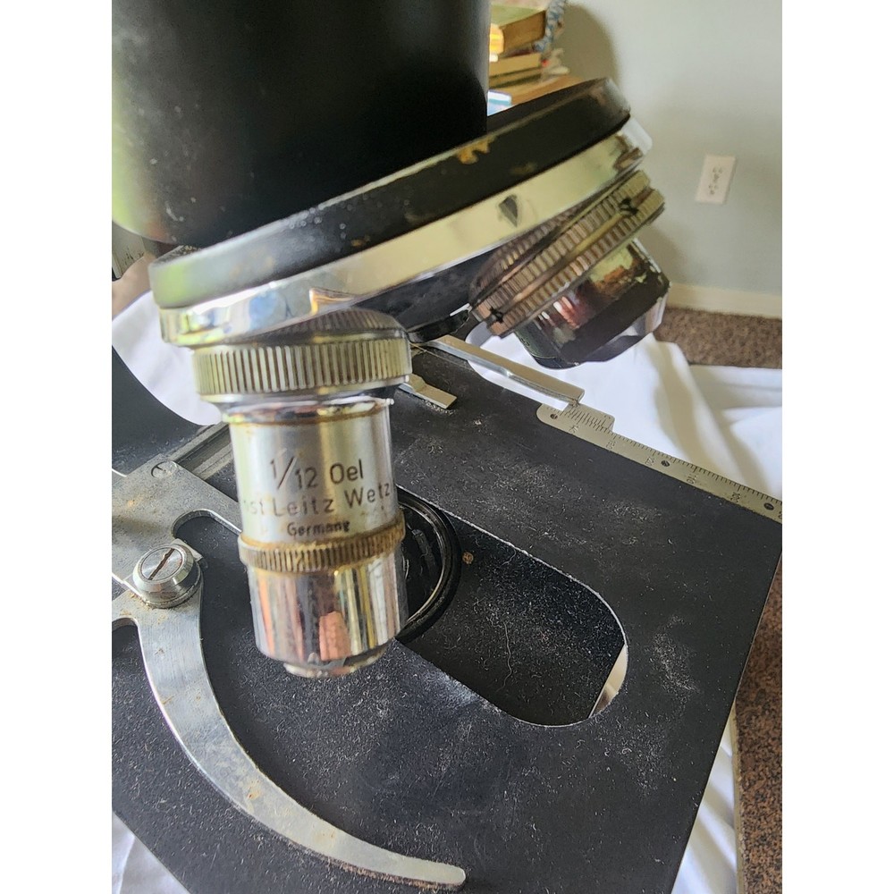 VTG 1951 Ernst Leitz Wetzlar Microscope w/case Untested – As Is