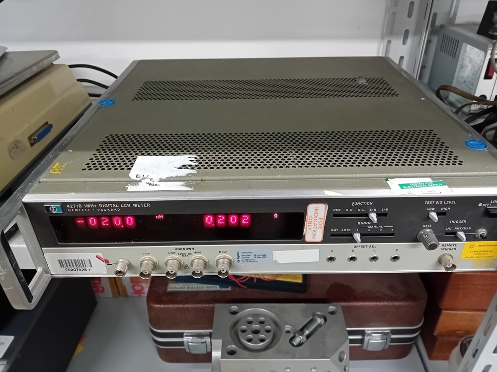 Hewlett Packard HP 4271B LCR meter bridge