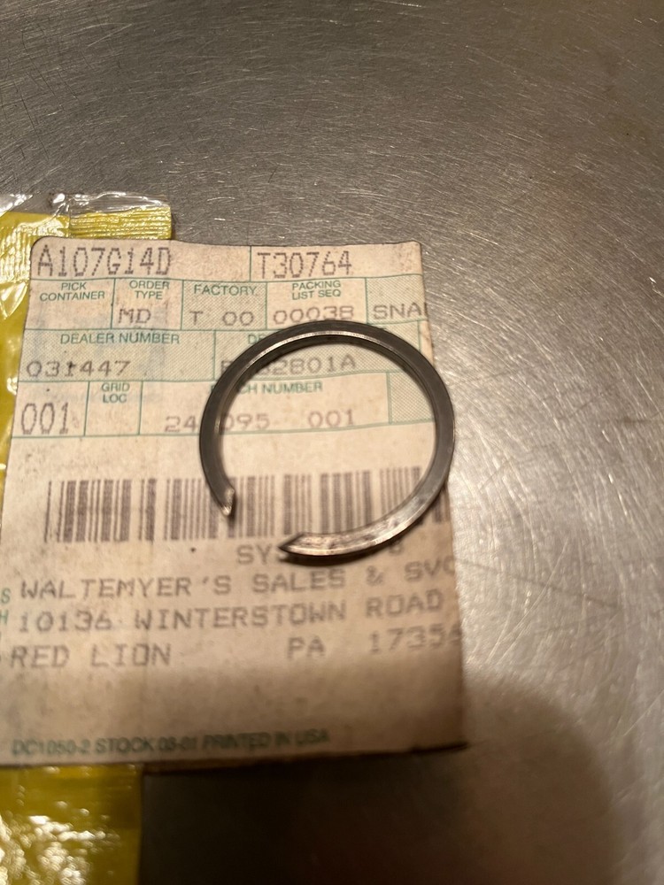 T30764 Genuine OEM John Deere SNAP RING