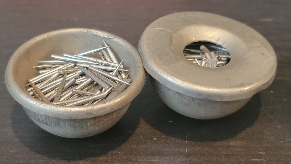 Two Round Gramophone phonograph needle Holders + Needles