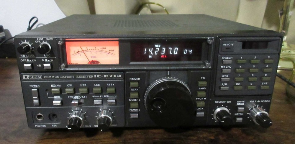 Icom IC-R71A Ham Radio Communications Receiver