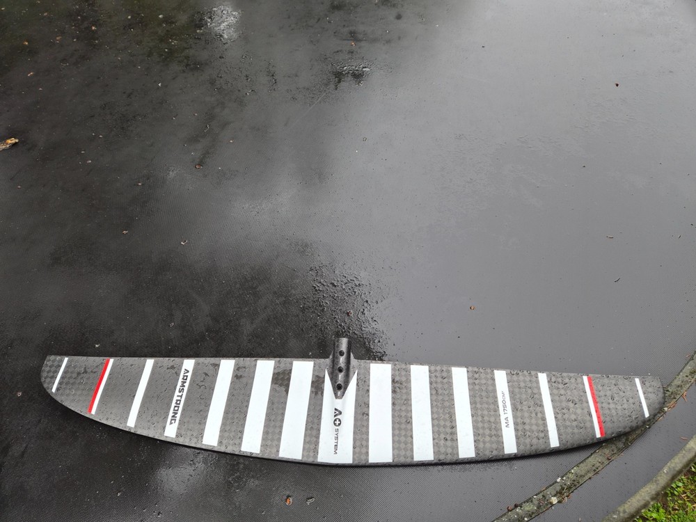 Armstrong MA 1750 A+ front foil wing