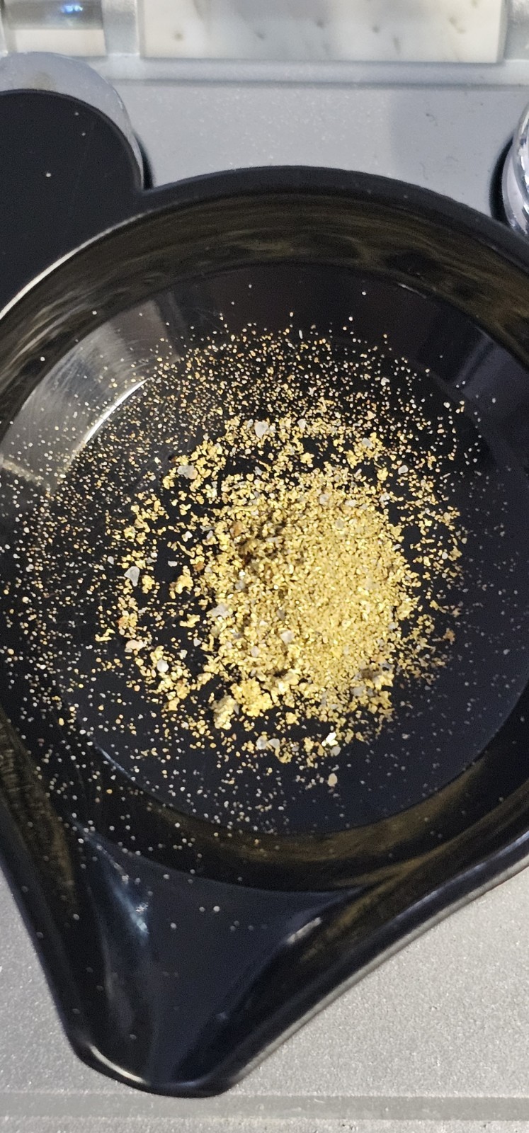 .514g Extremely Rare Belshazzar Mine Specimen Fines, Wires, Spinels Etc.