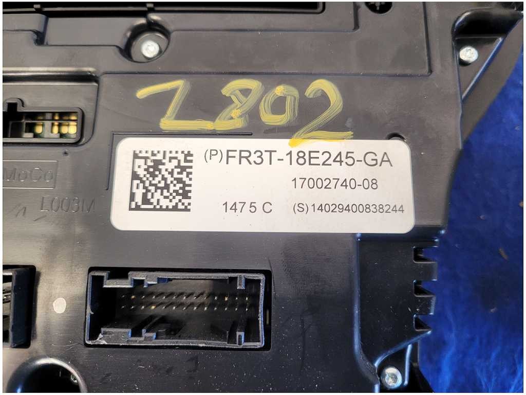 2015 Ford Mustang GT S550 Radio Sync Receiver Audio Info Screen Face Plate 2802