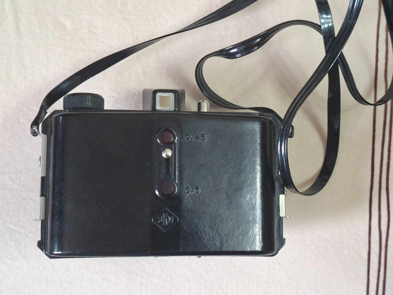 Edelweiss /Еделвайс/camera 1958 the first Bulgarian camera. Made of Bakelite.