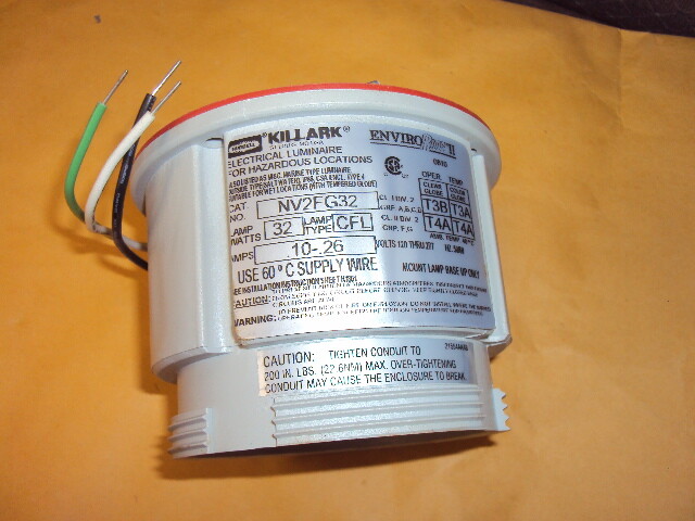 HUBBELL KILLARK NV2FG32 Compact Fluorescent Light Fixture