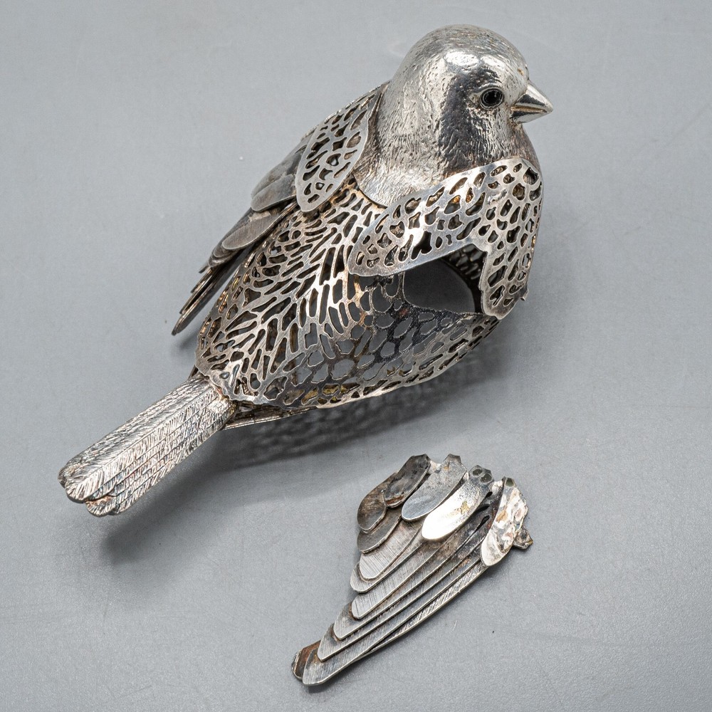 READ - Christofle Lumiere D'Argent Collection Sitting Bird Silverplate France