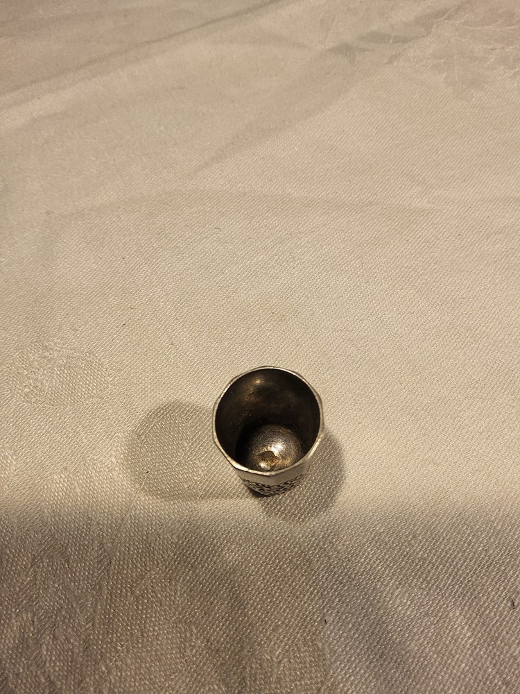 Unusual Decagonal 10 Panel Silver Swirl Ornate Thimble Size 8