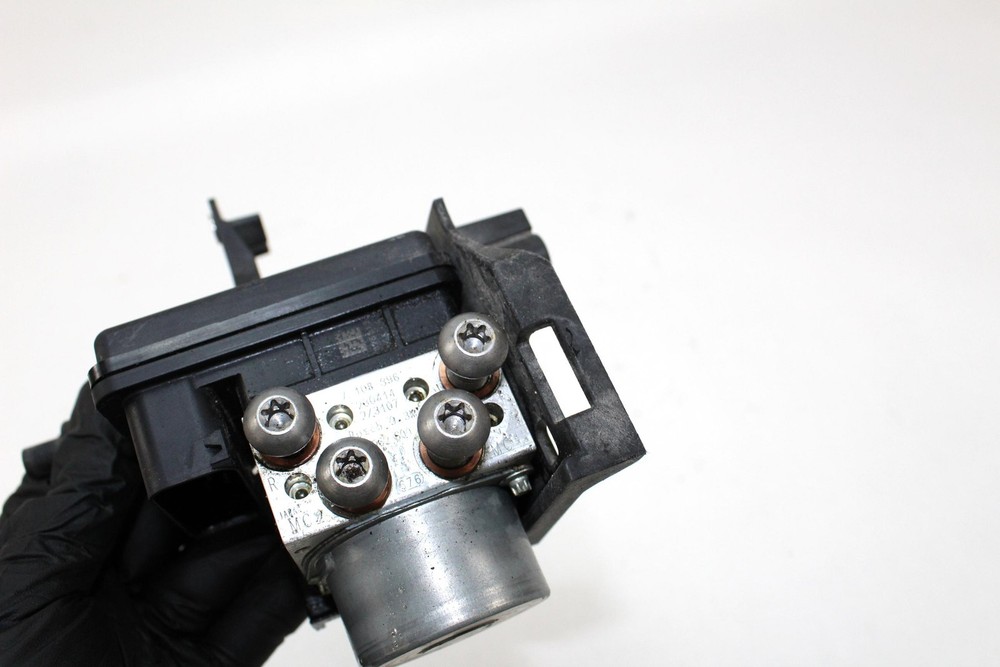 2023 23 BMW F900R Abs Control Module Pump