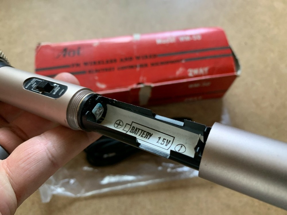 AOI FM WIRELESS CONDENSER MICROPHONE WM-50