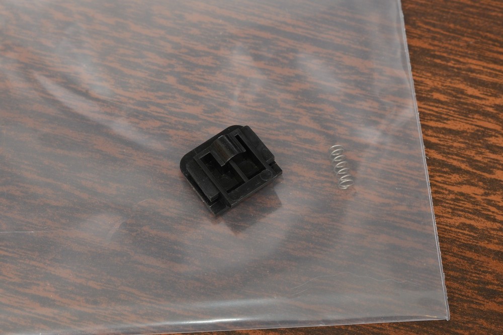 REMOTE HEAD PLASTIC LATCH/CATCH SLIDER BUTTON: ICOM IC-706MkIIG TRANSCEIVER