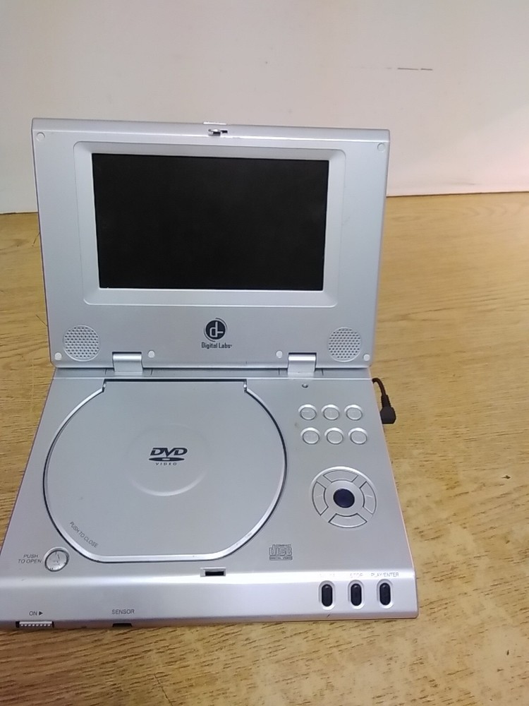 Digital Labs Portable DVD/CD Player K715