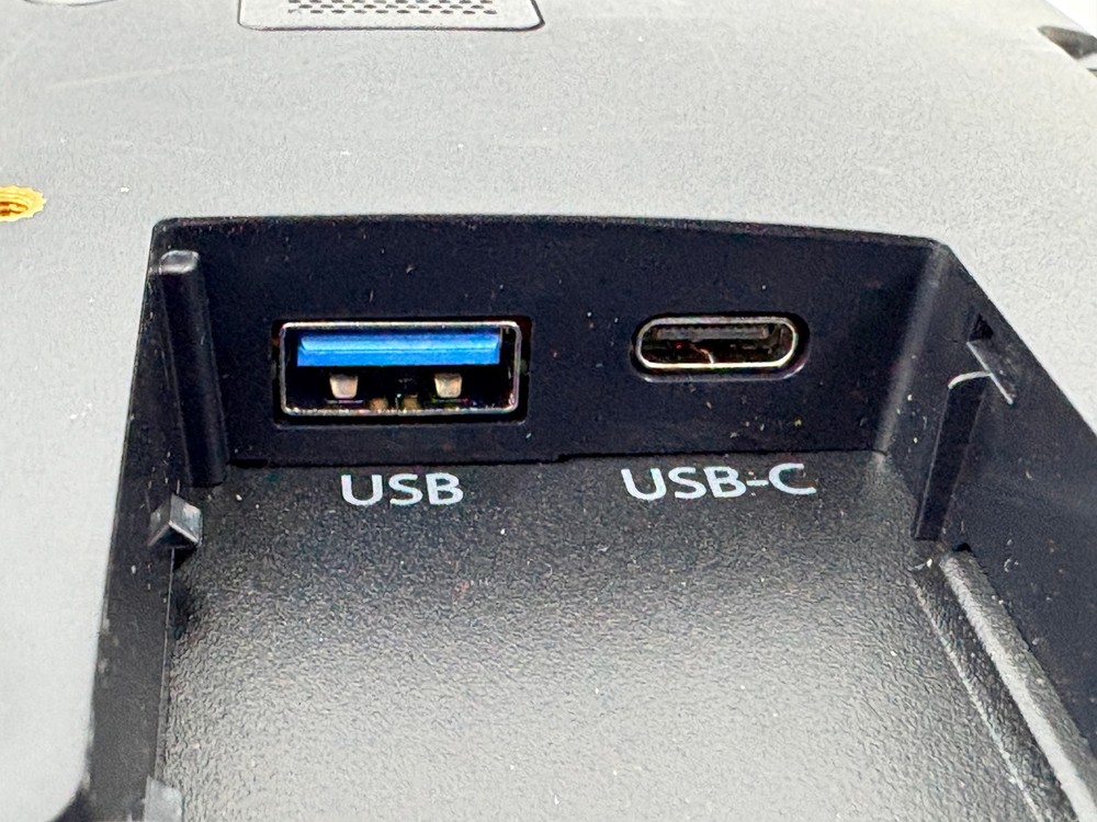 Pre Owned | Elo E539154 / ESY10I1E Android AiO Touchscreen Display Computer Only