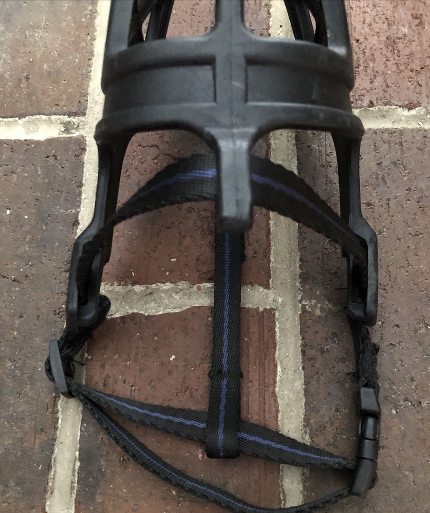 Dog Muzzle Medium Size 4 13” Circumference 6” Long Black Nylon Adj. Strap