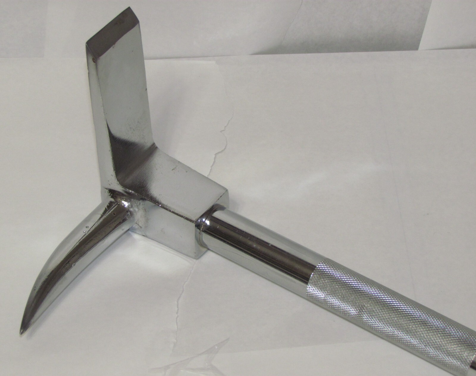 36" Halligan bar with Nickel Finish. Hardened High Carbon Steel. 11 Lbs - D