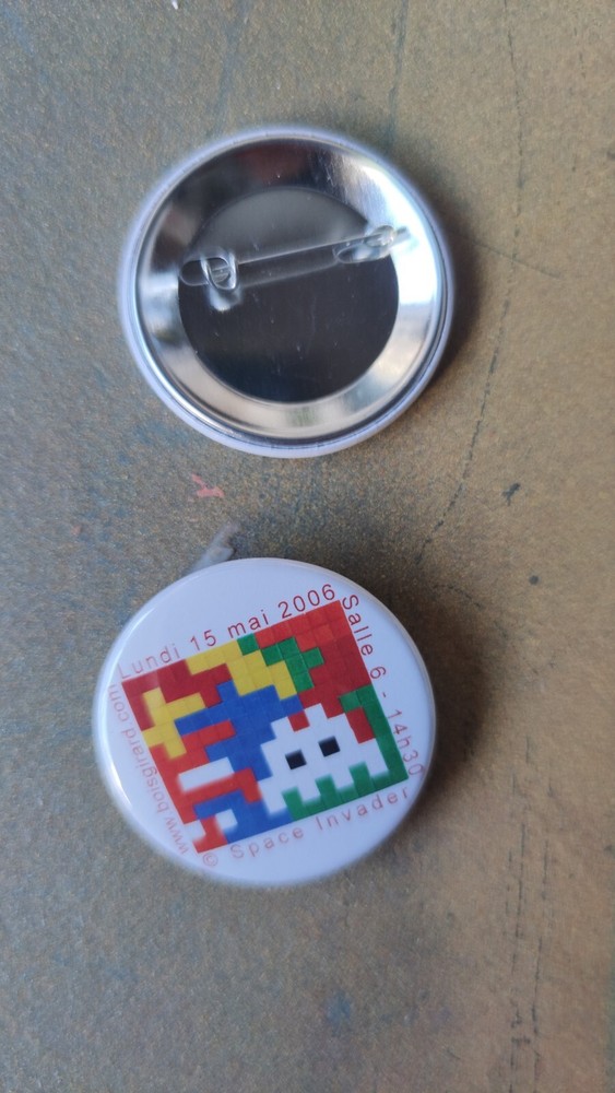 Invader duo Promo badges