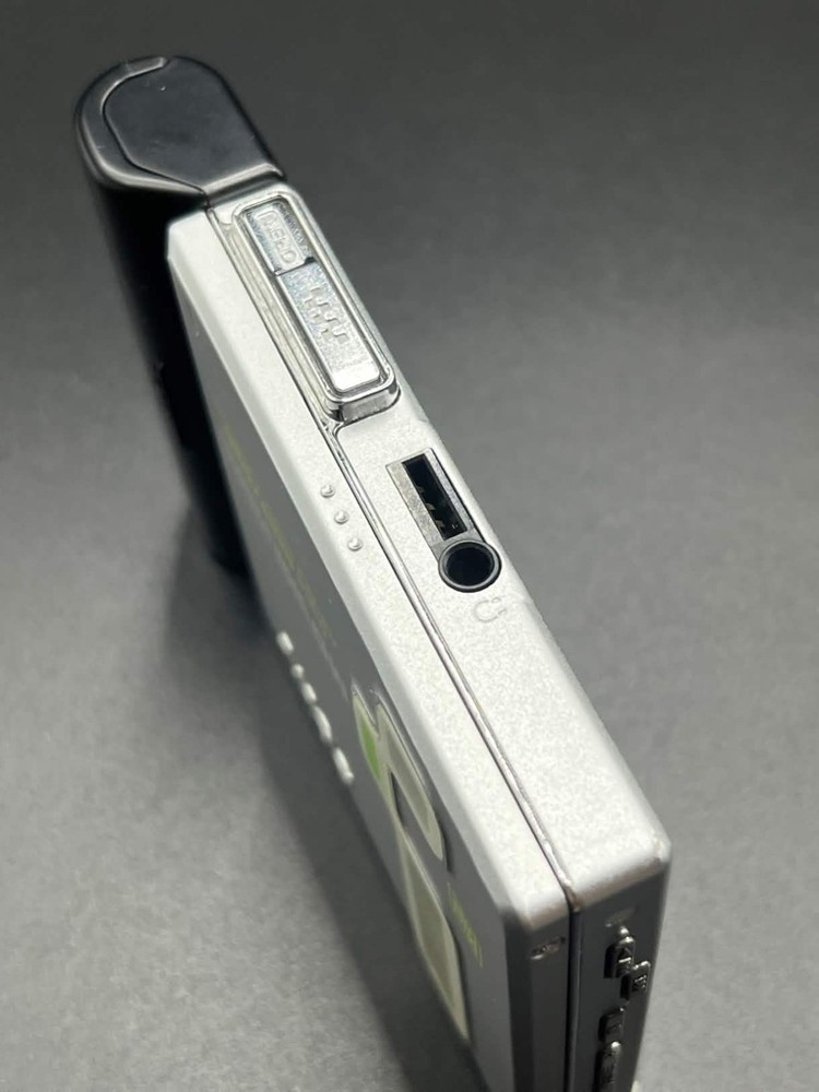 SONY MZ-E77 Silver MiniDisc MD Walkman Player - Working