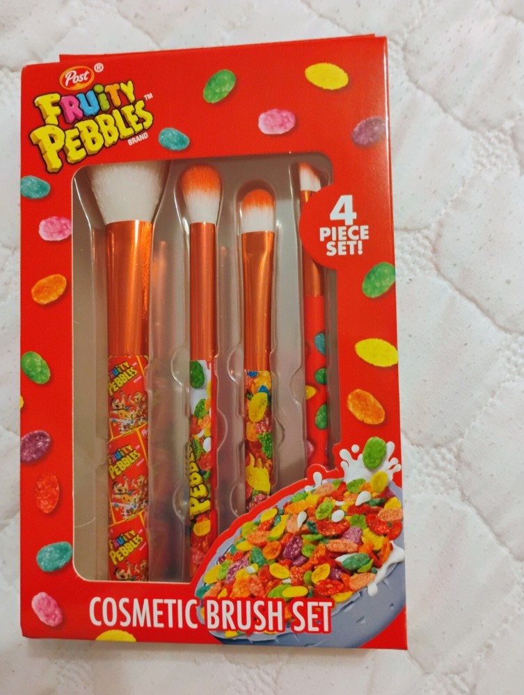 Fruity Pebbles cosmetic brush set