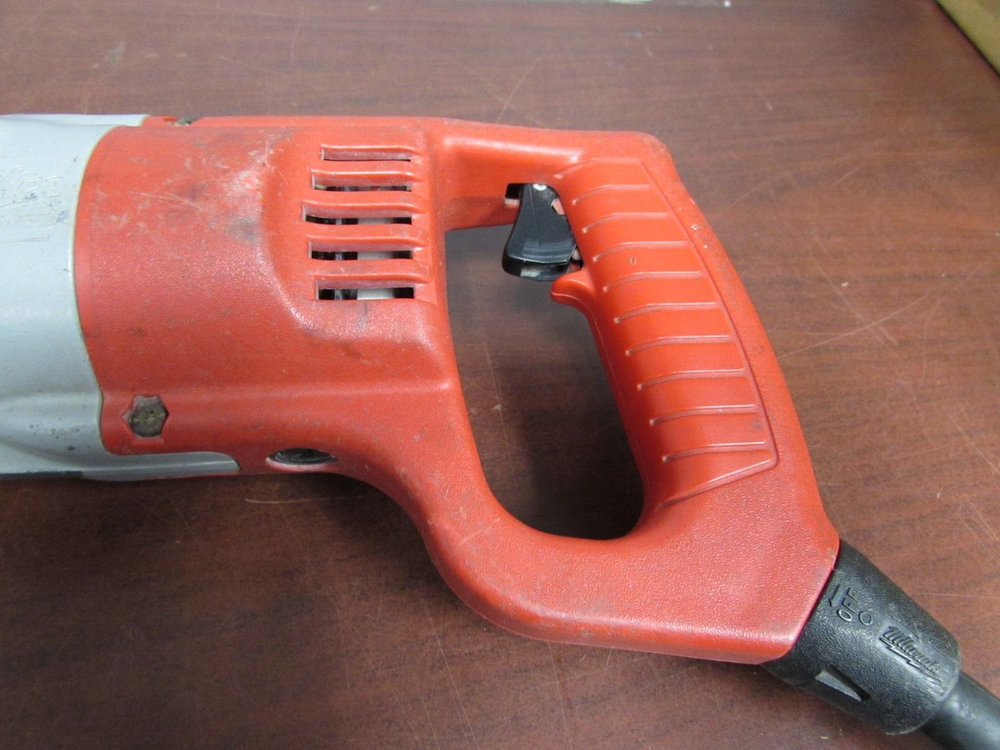 MILWAUKEE 1107-1 1/2" DRILL *TOOL ONLY* (21C)