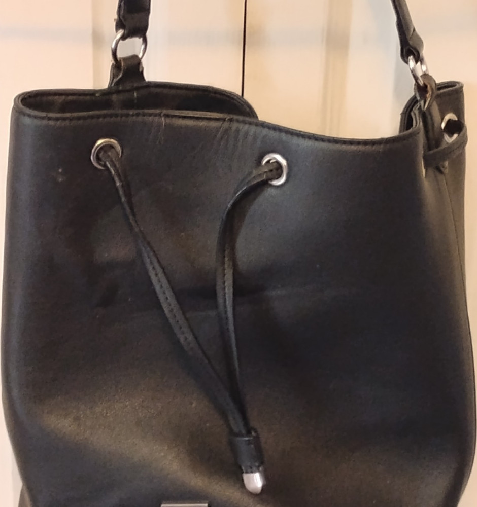 Black Bucket Drawstring Shoulder Bag for Women, Solid Pattern