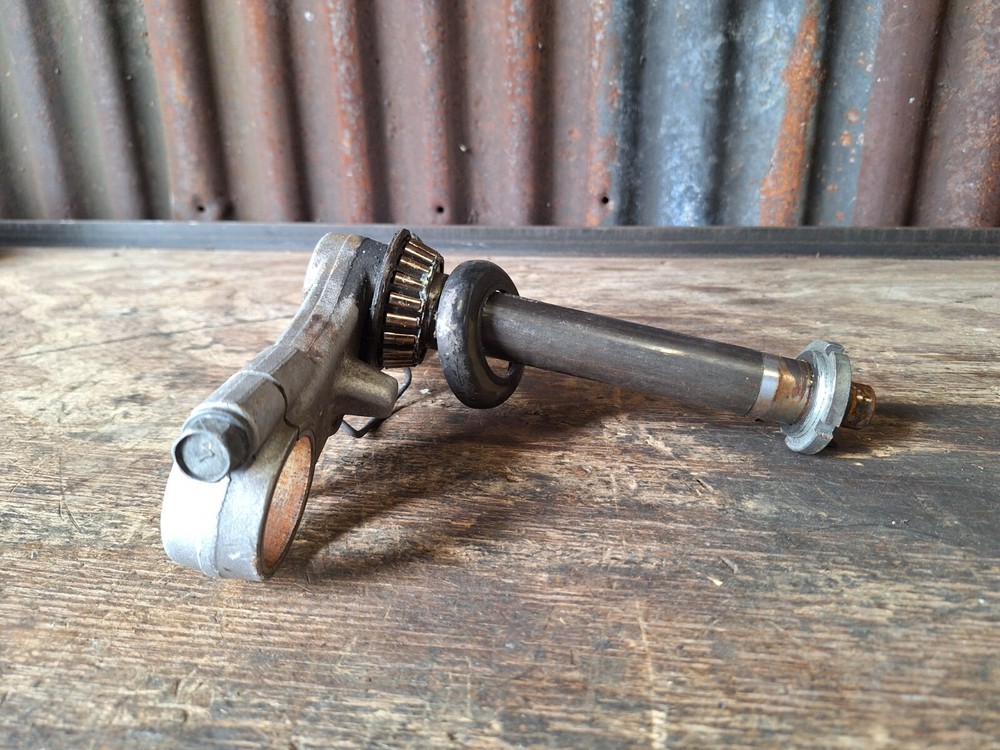 Suzuki GS 500 - Lower Bottom Fork Yoke Clamp Handlebar Mount Bracket Stem