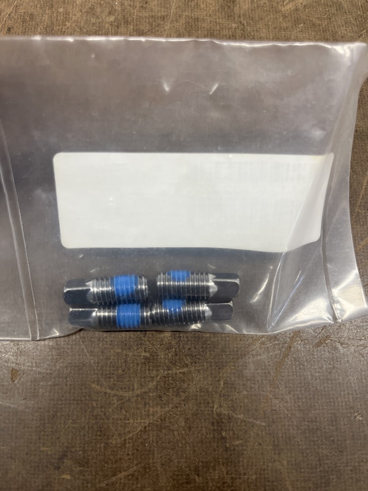 DW - DWSP2003 - 8mm Key Screw (9300 Tech Lock) 4Pack