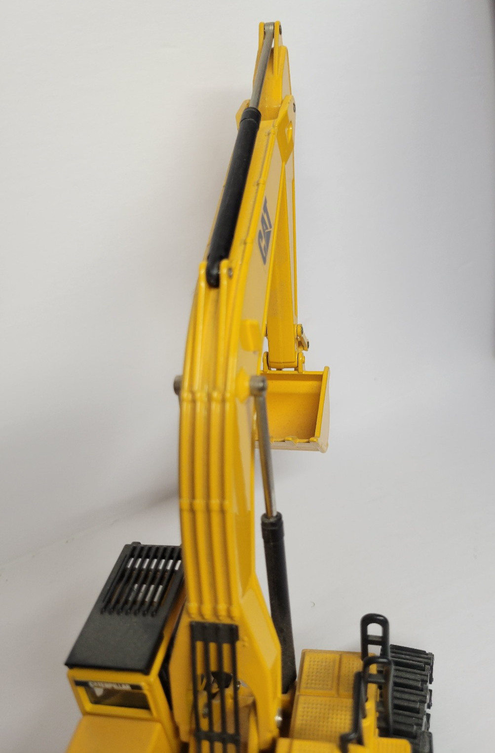 Caterpillar Cat 375 1/50 Diecast Excavator JOAL #189