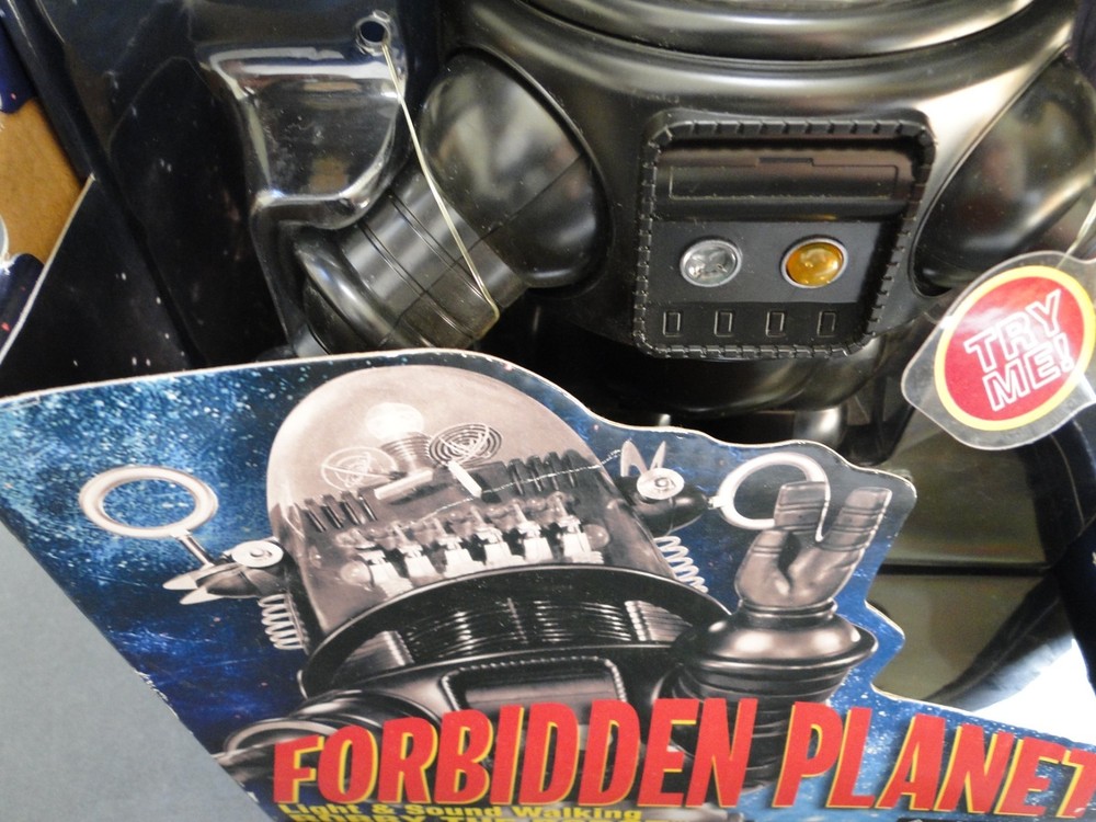 Forbidden Planet: Light & Sound Walking Robby the Robot