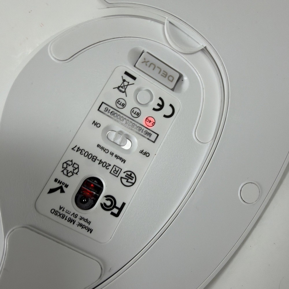 Delux BT & 2.4 Vertical Mouse - White - M618XSD - Open Box