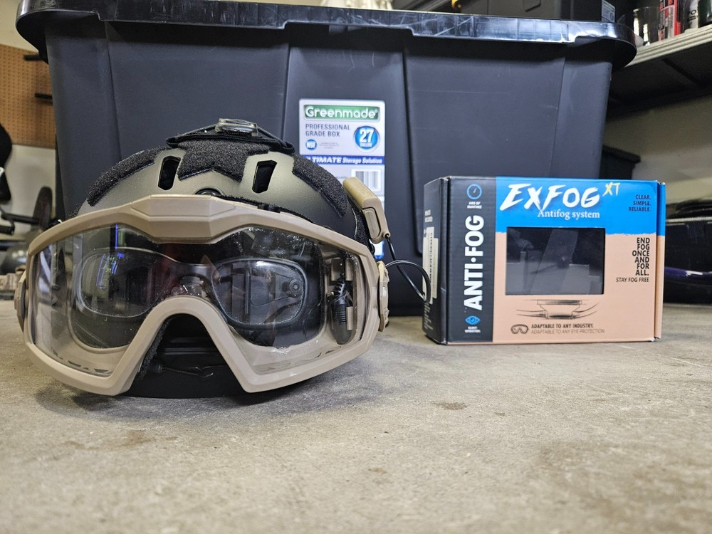 FMA Caimen helmet, Goggles, ExFog device, pouch and light - Bundle