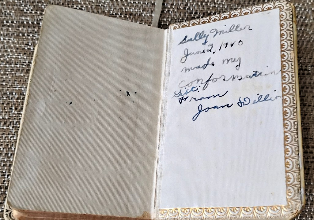 Rare Miniature Bible Prayer Book 1925 celluloid cover, Gold trim - Used