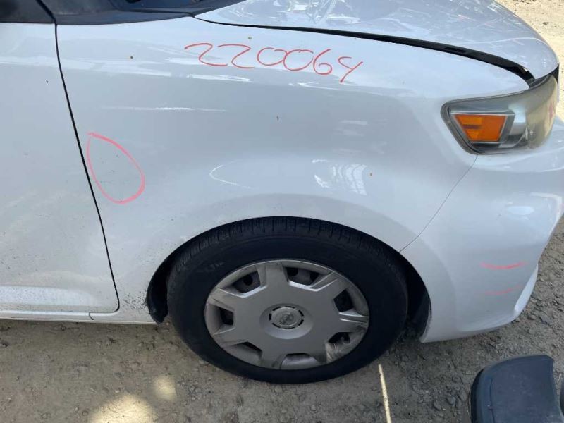 2011 SCION XB JACK WITH TOOL KIT