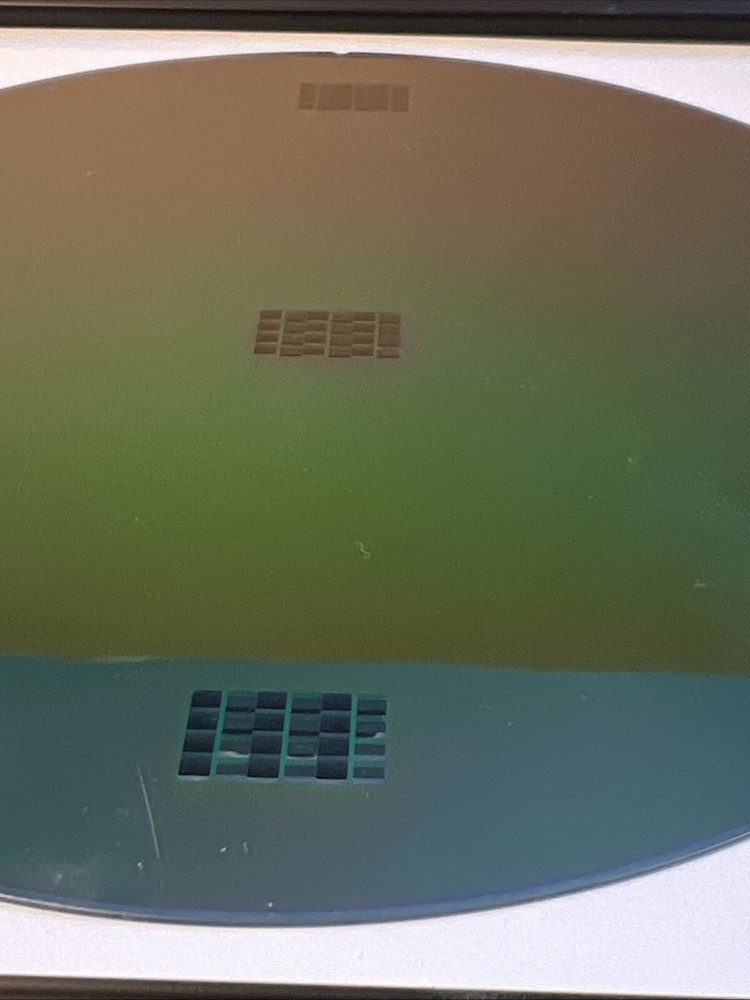 200mm pattern Silicon wafer Collection 735um Wafer Come With A Frame