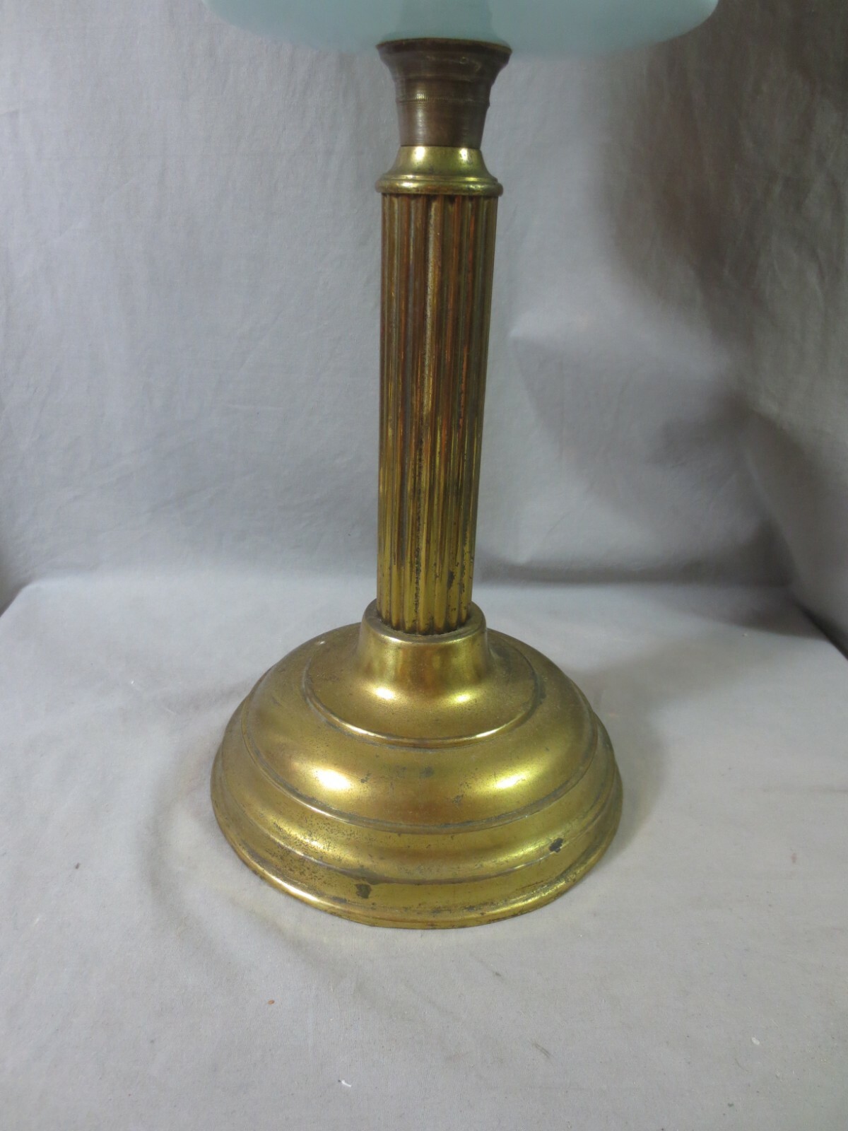 ANTIQUE DUPLEX OIL LAMP AND PATTERNED GLASS OIL LAMP SHADE