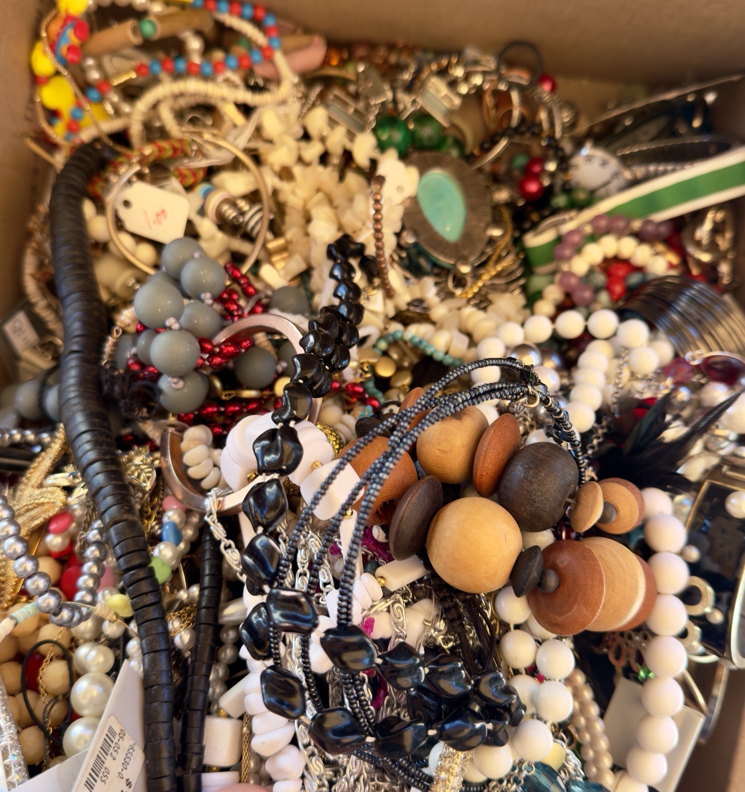 MIXED JEWELRY LOT CRAFT REPAIR, RESELL, REPURPOSE, VINTAGE TO NOW! 21 POUNDS