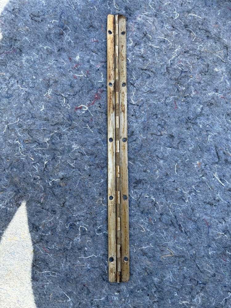Original Victrola lid hinge