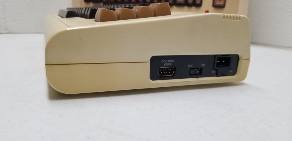 Vintage Commodore VIC-20 Computer System W/ Box Manual & Cords Powers Up