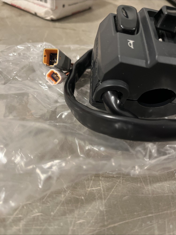 X11 OEM Ducati Left Hand Switch 65110071A